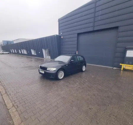 samochody osobowe BMW Seria 1 cena 13400 przebieg: 230000, rok produkcji 2005 z Poznań